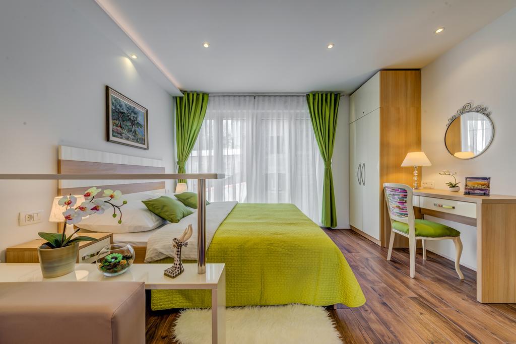 Room&Studio Apartment Just Enjoy Сплит Екстериор снимка