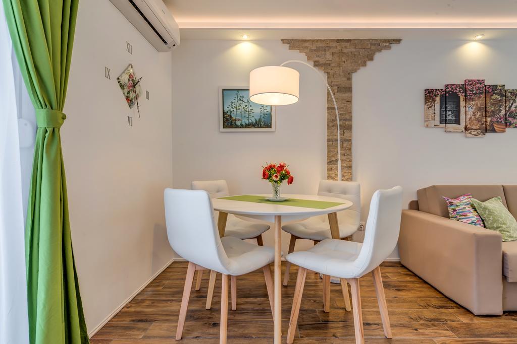 Room&Studio Apartment Just Enjoy Сплит Екстериор снимка