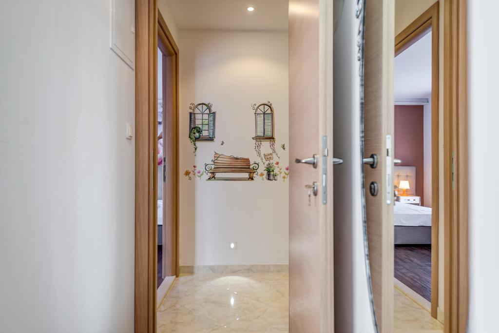 Room&Studio Apartment Just Enjoy Сплит Екстериор снимка