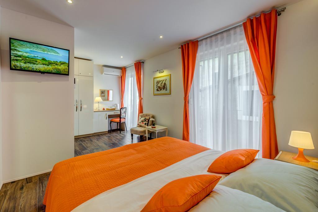 Room&Studio Apartment Just Enjoy Сплит Екстериор снимка