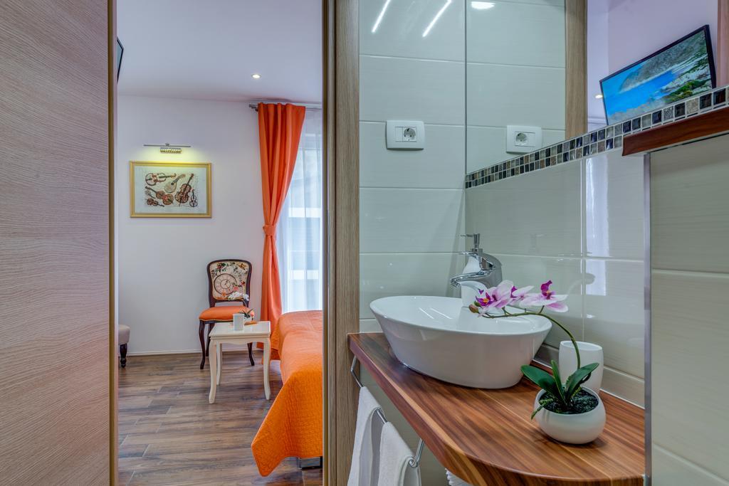 Room&Studio Apartment Just Enjoy Сплит Екстериор снимка